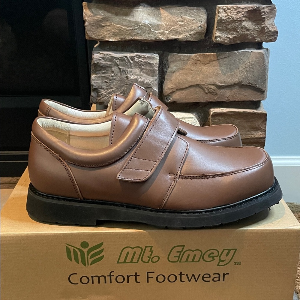 Mr. Emey Men’s Size 9.5 Brown Leather Dress Shoes NIB